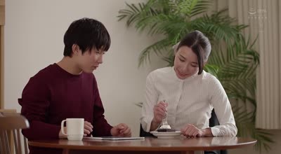 jur-337卒業式の後に…大人になった君へ義母からの贈り物―。 加藤あやの