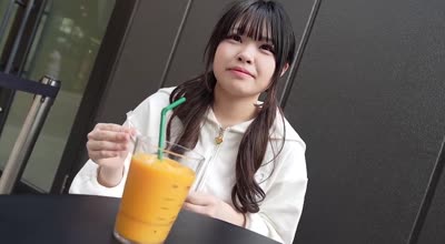 FC2PPV-4578312一名19岁的新人天真烂漫散发着小女孩的气息